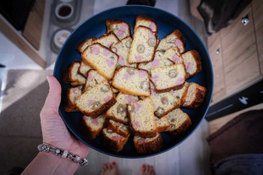 Cake aux olives cétogène