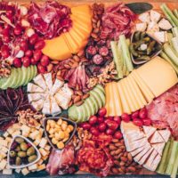 Plateau charcuterie fromage adapté au régime cétogène