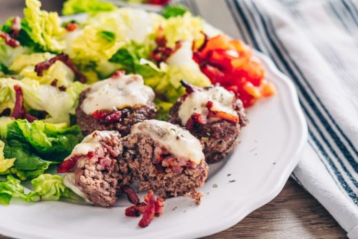 Recette céto viande hachée - burger cup raclette