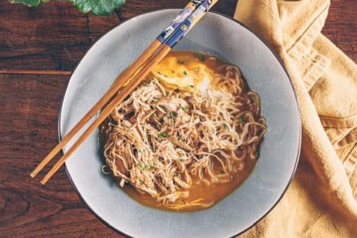 Soupe céto poulet coco et curry